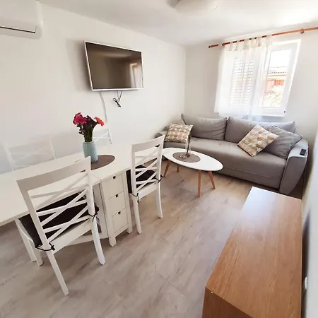Apartamento Domitrovic Pirovac