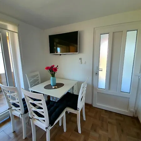 Domitrovic Apartamento *