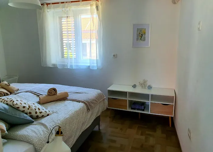 Domitrovic アパート ピロヴァッツ