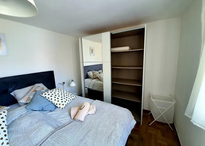 アパート Domitrovic ピロヴァッツ